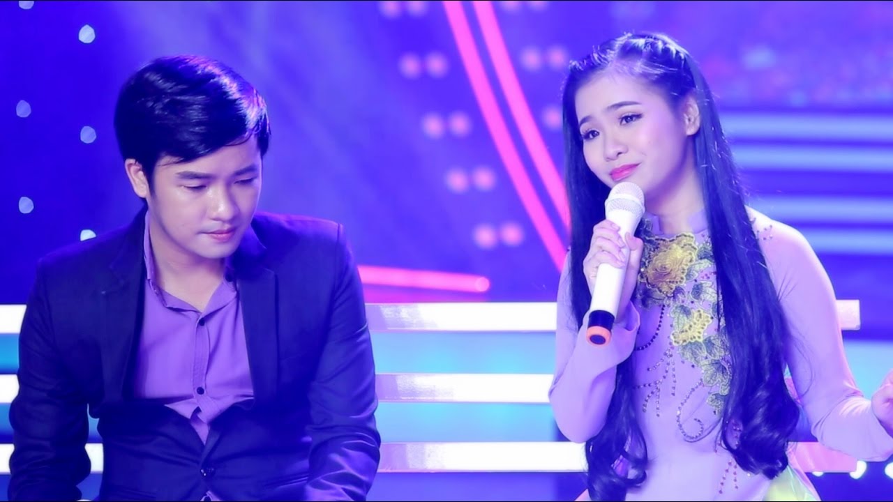 Em cứ theo người